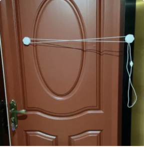 Puerta sin perforación para gatos